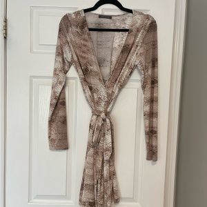 Long sleeve wrap dress - size S (new without tag)